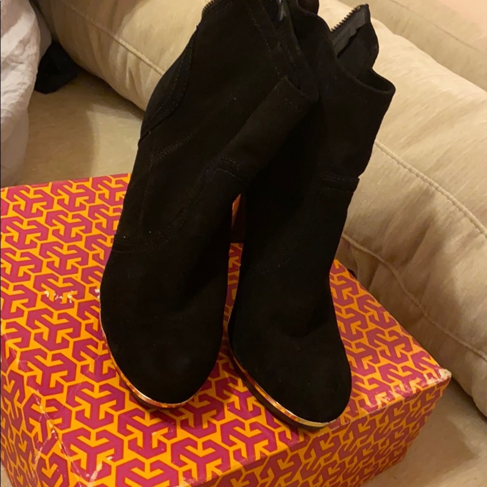 Tory Burch, Black suede bootie